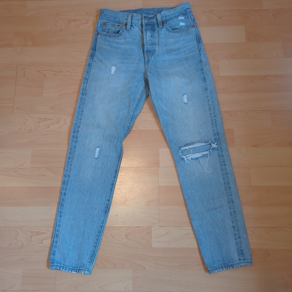 Levi’s Wedgie Icon Button Fly Distressed Jeans SZ 25 - Picture 1 of 15
